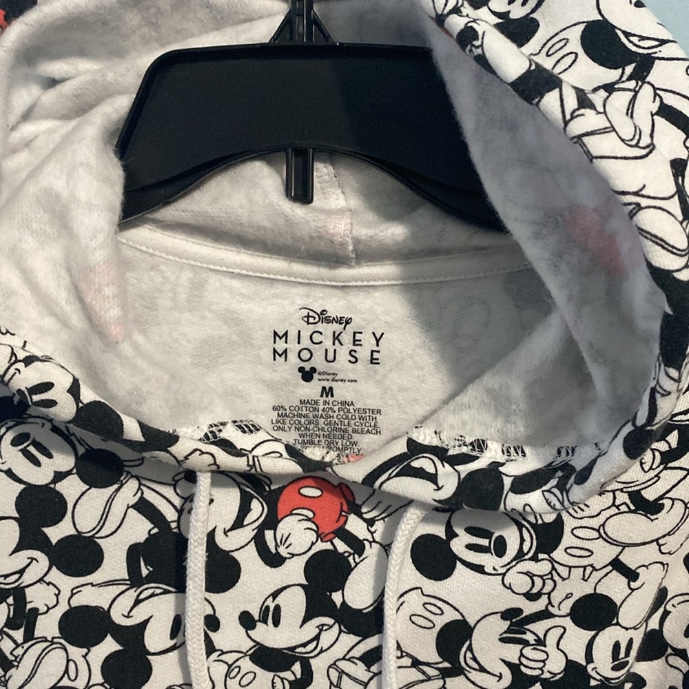 AUTHENTIC DISNEY HOODIE MICKEY FRONT POCKET EUC LIGHTWEIGHT WOMENS
 SIZE M